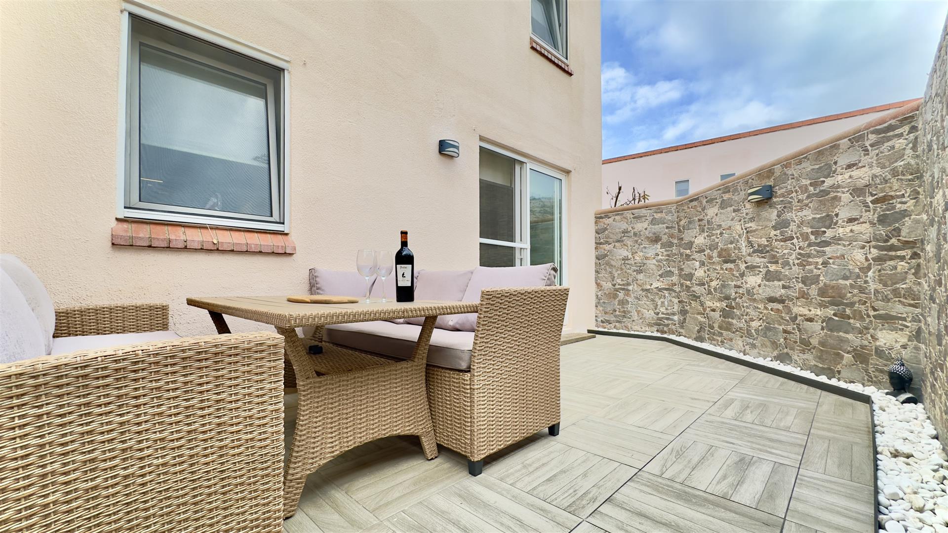 Image of Apartment - 3 Bedrooms - 1 Bathrooms for Sale in South District-Gibraltar, Image 1